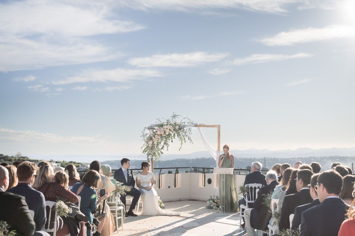 Chateau Crémat outdoor wedding ceremony