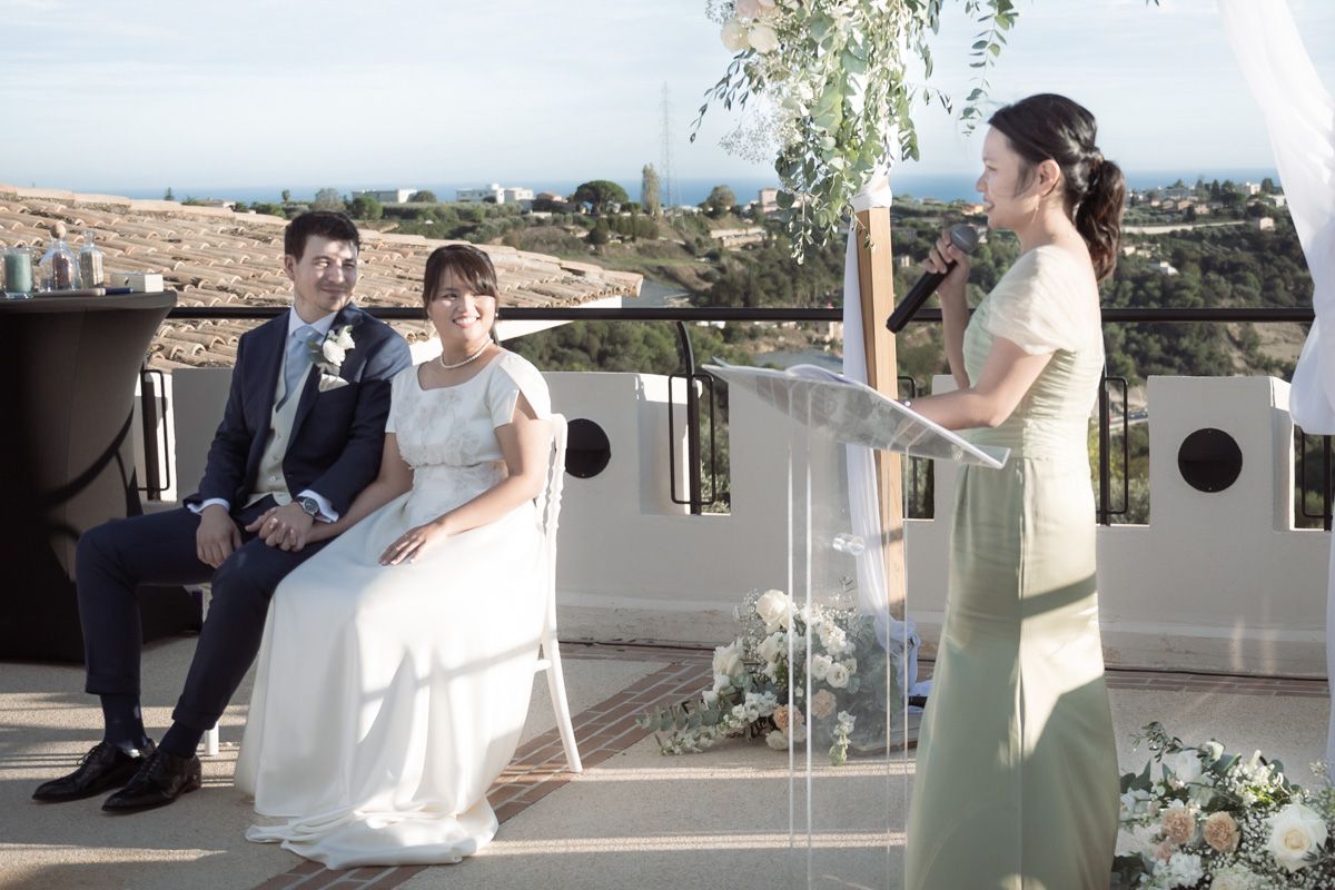 Chateau Crémât outdoor wedding ceremony