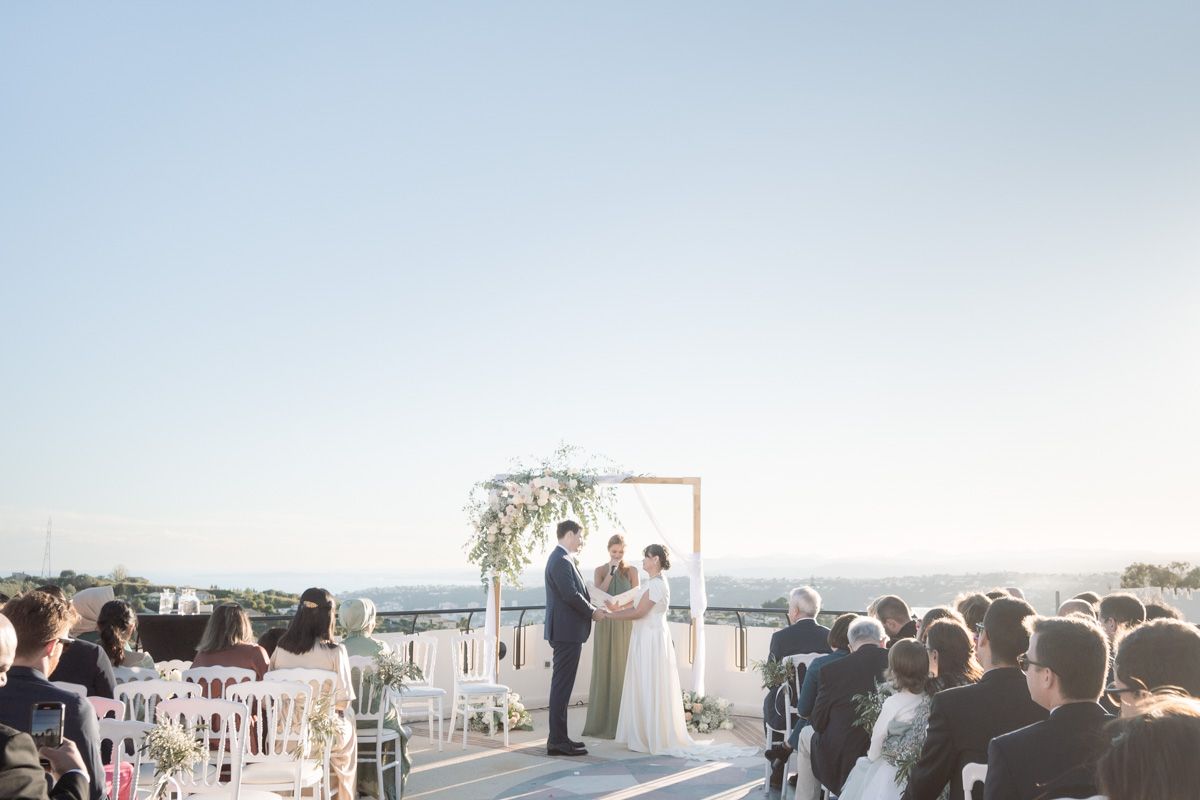 exchange of vows at Chateau Crémat 
