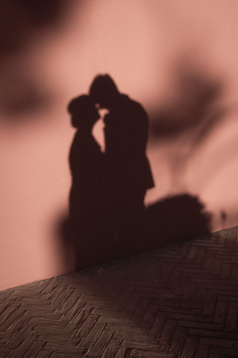 a couple photo session during sunset at Chateau Crémat
