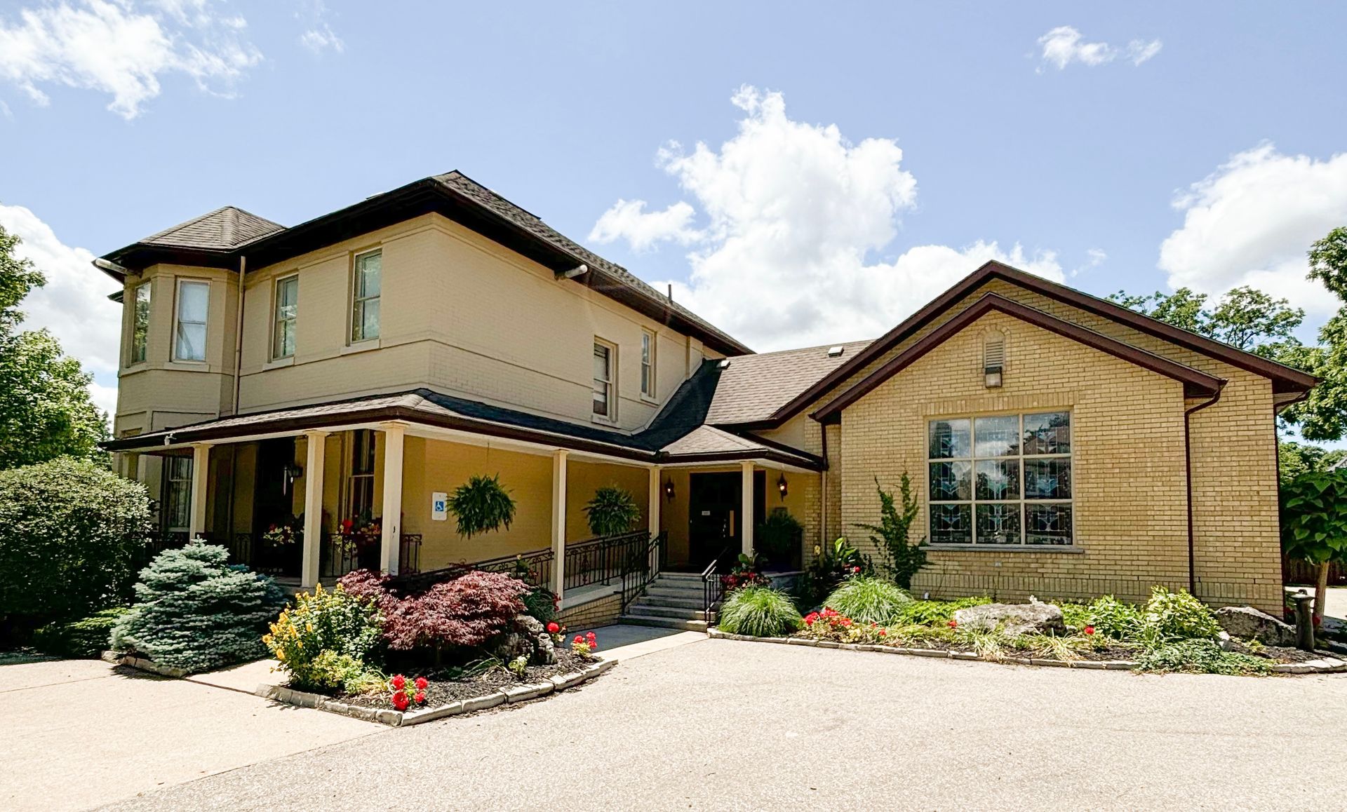 Smith-LeRoy Funeral Home | Woodstock, ON