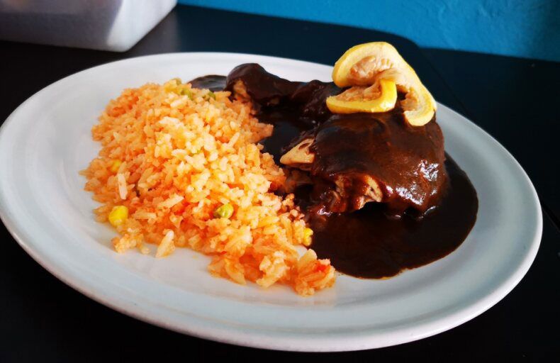 CLAVO Y CANELA