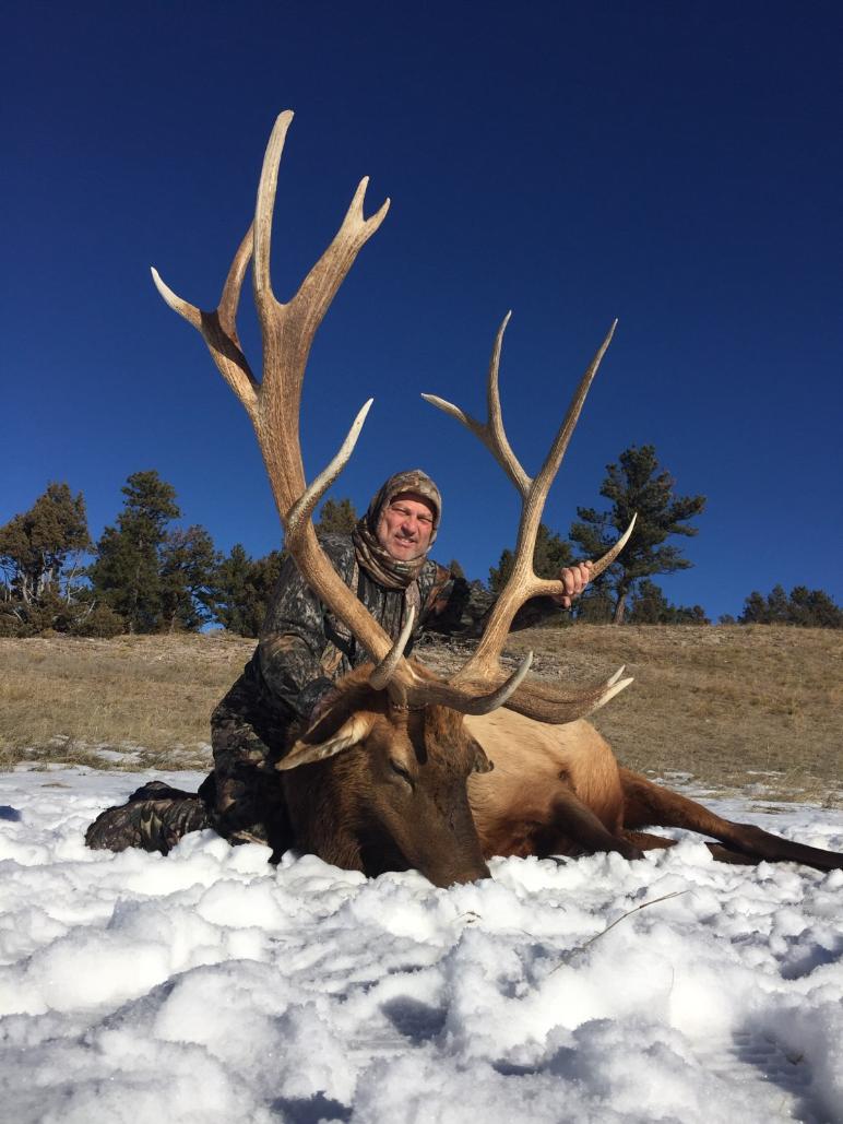Elk hunting outfitter, elk hunting guide, South Dakota, hunting ranch