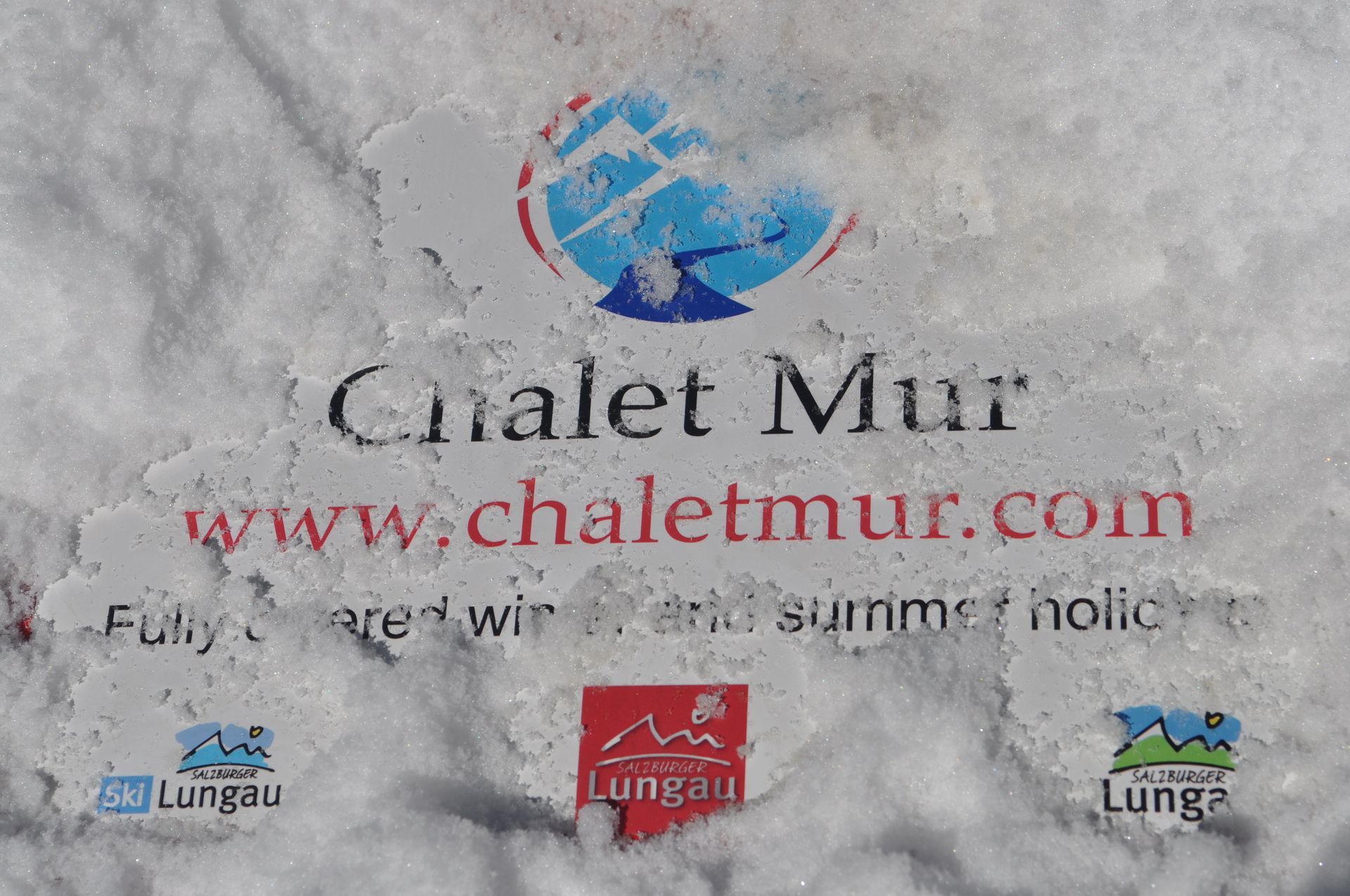 The welcoming lounge inside Chalet Mur