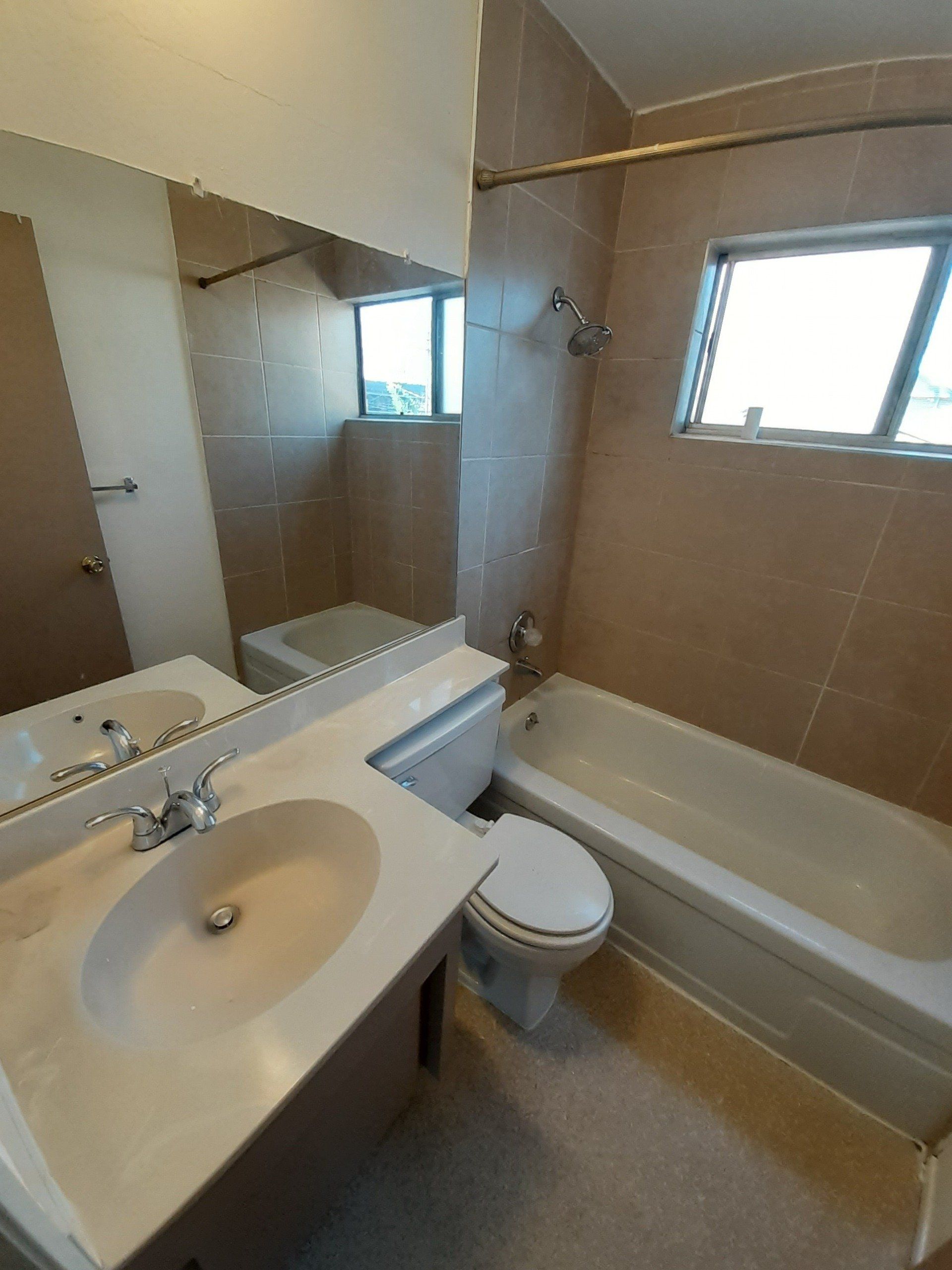 2810 f st bathroom