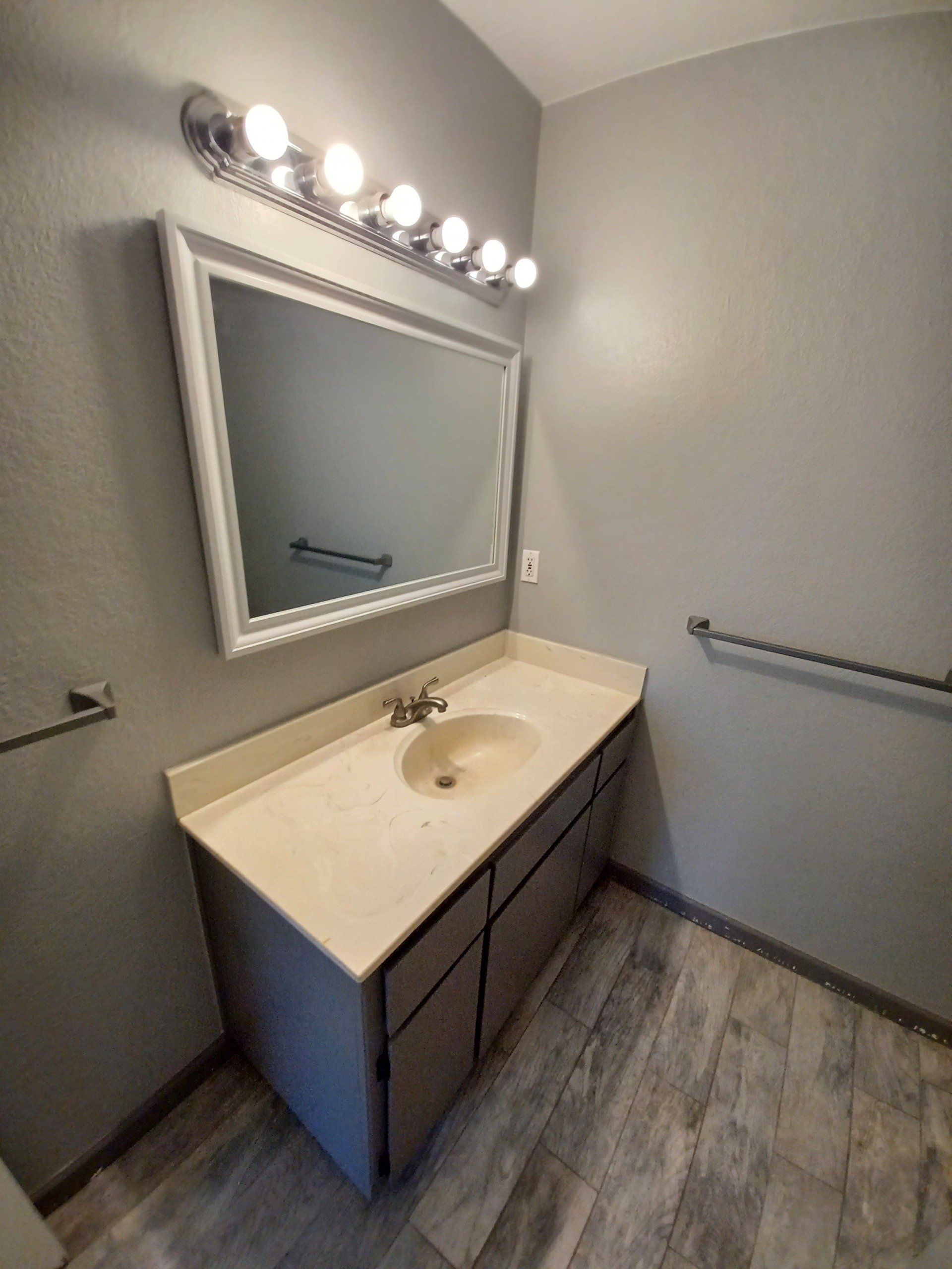 Greenwood bathroom