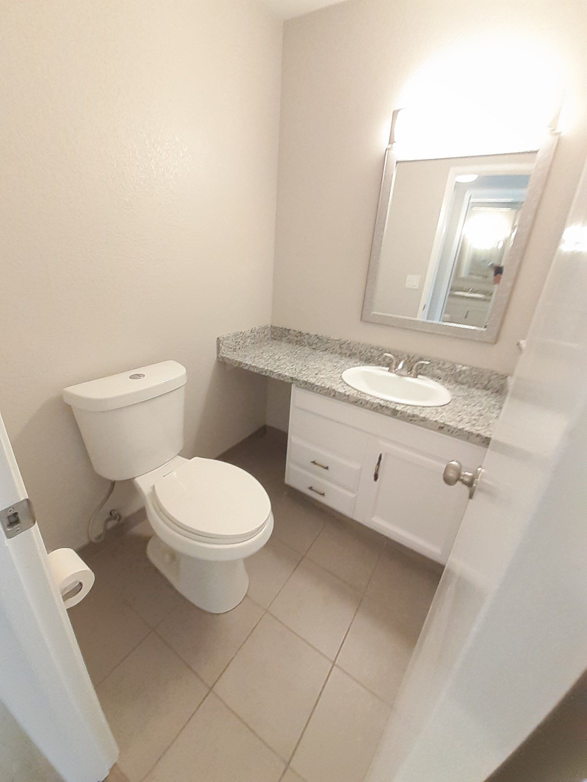 Lakeview bathroom
