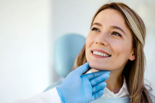 Donna dal dentista