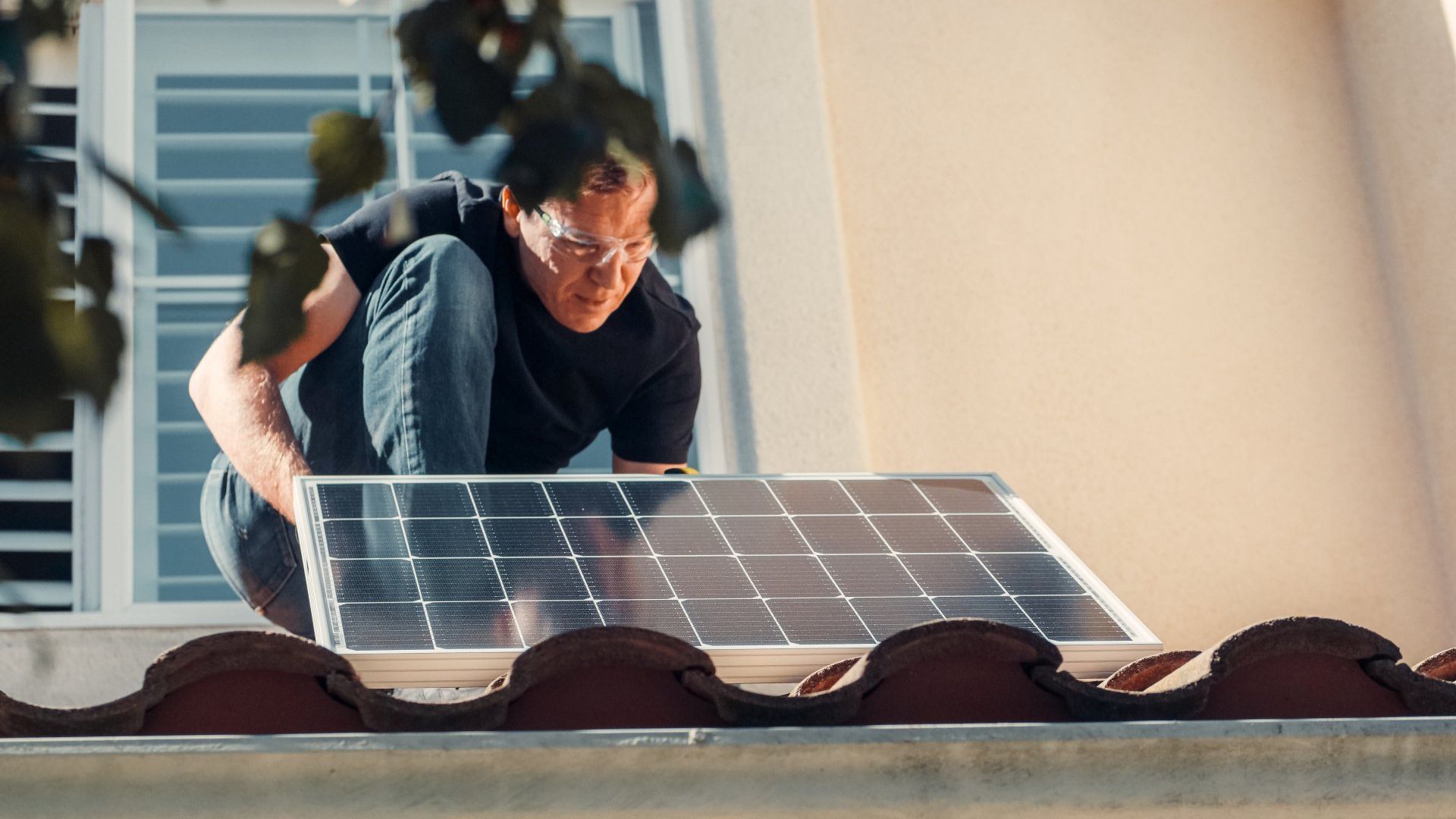 Solar Panel Installer
