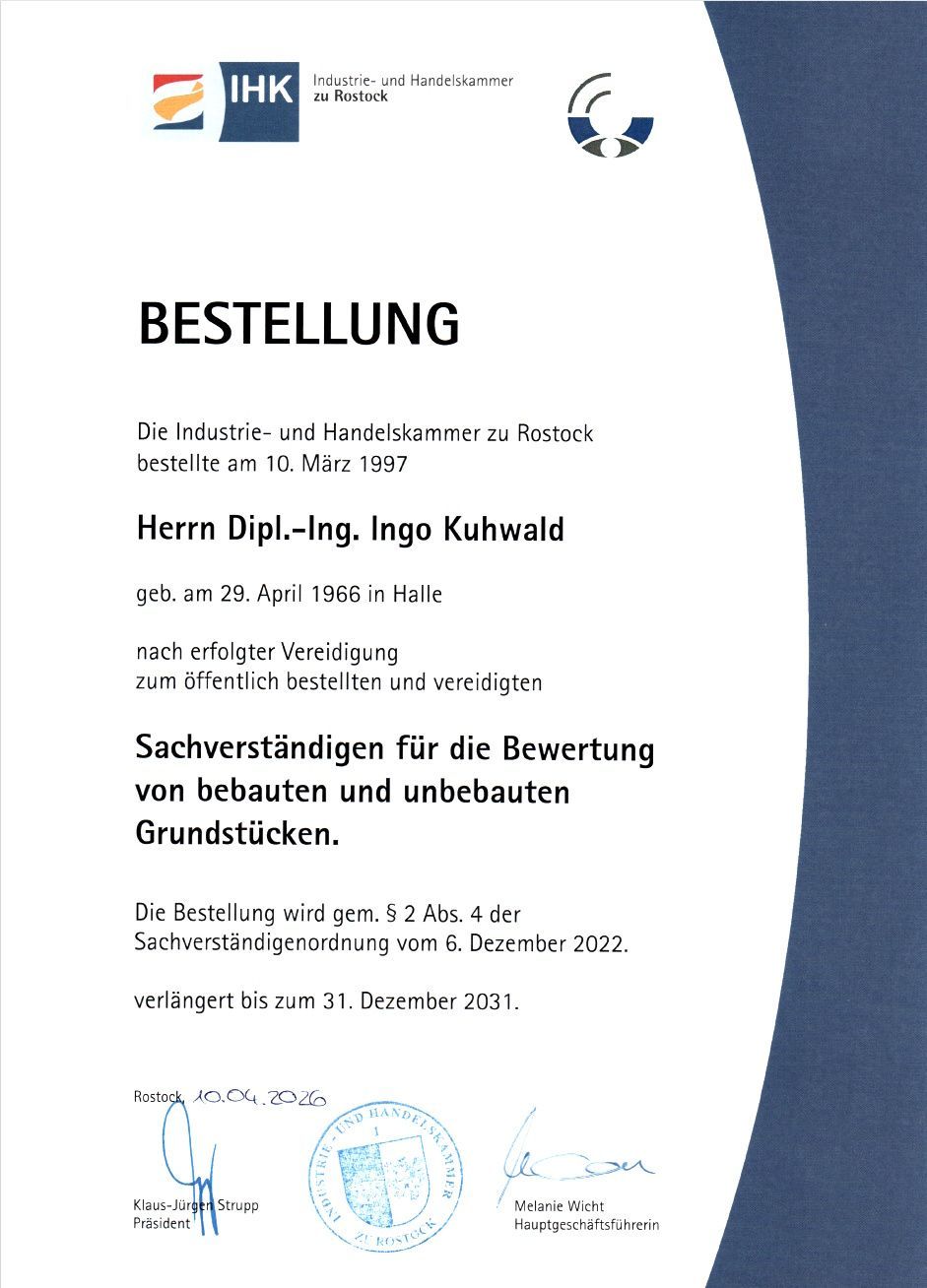 Bestallungsurkunde von der IHK Rostock zum öffentlich bestellten und vereidigten Sachverständigen, Immobilienbewertung in Berlin und Brandenburg Eine fremdsprachige Urkunde mit Unterschrift.