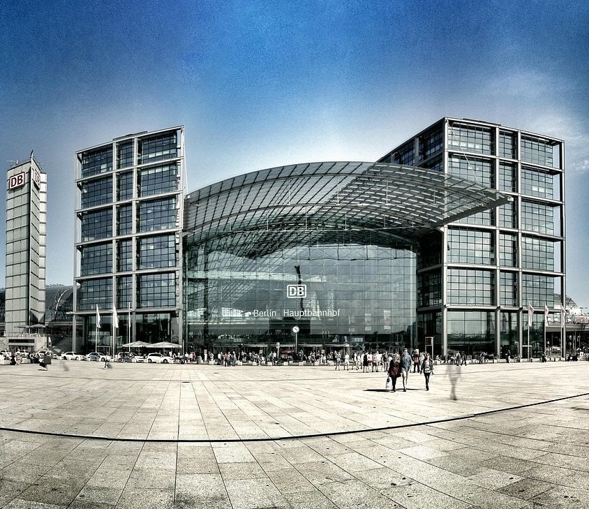 Quelle: Pixabay Berlin-Moabit mit Hauptbahnhof