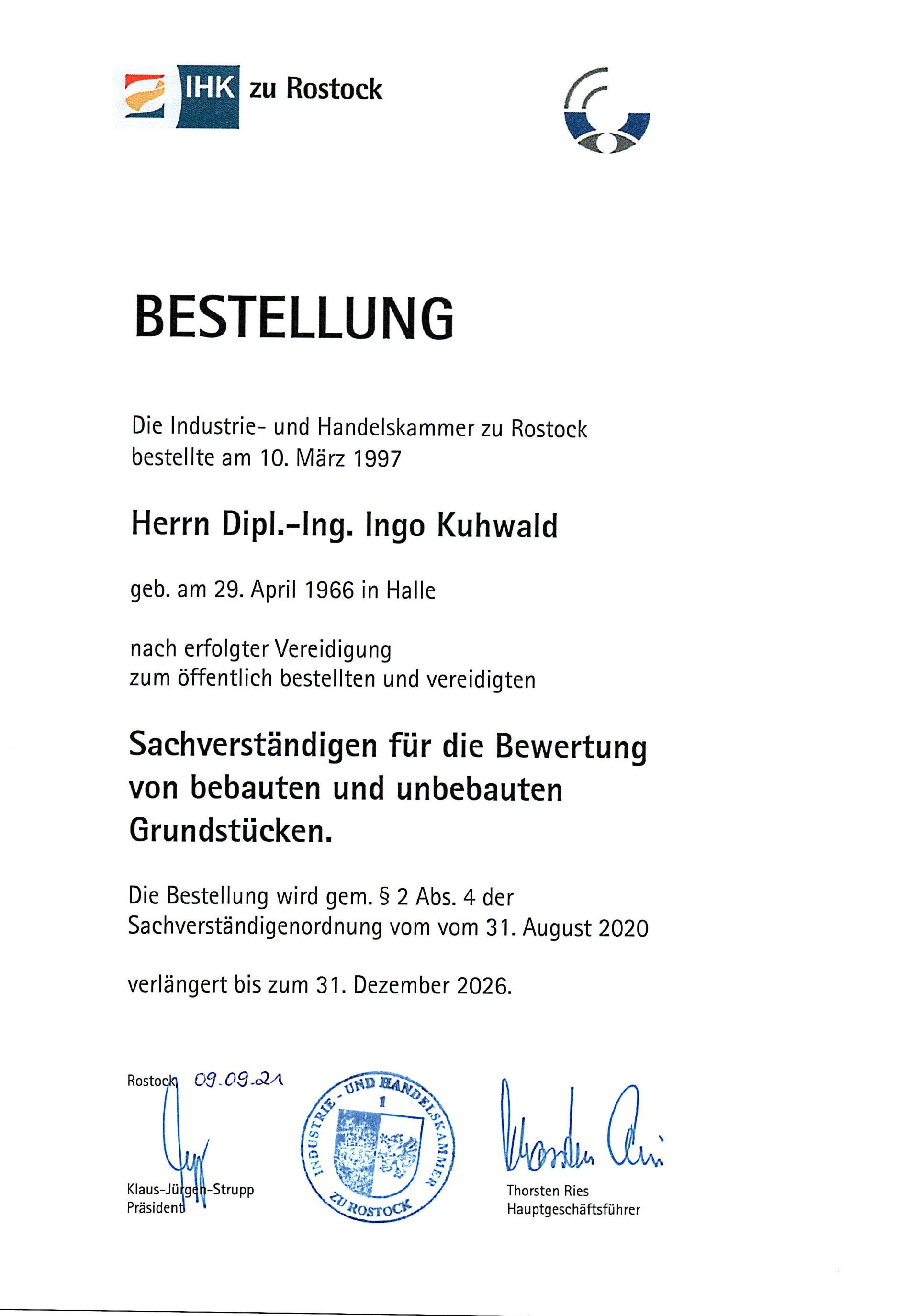 Bestallungsurkunde von der IHK Rostock zum öffentlich bestellten und vereidigten Sachverständigen, Immobilienbewertung in Berlin und Brandenburg Eine fremdsprachige Urkunde mit Unterschrift.