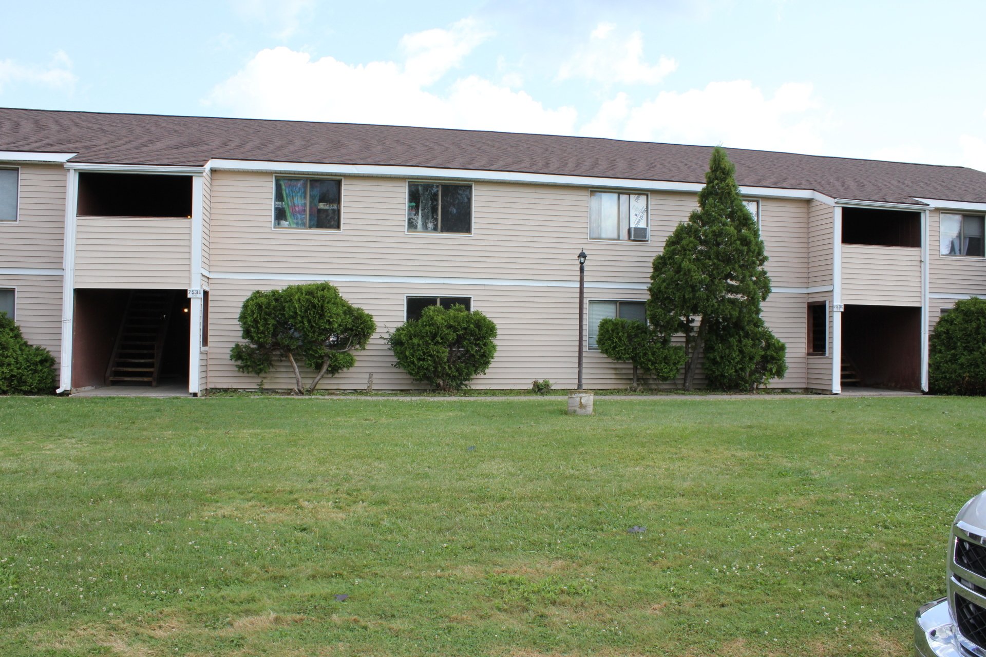 Details Maple Manor Bridgeport, NY