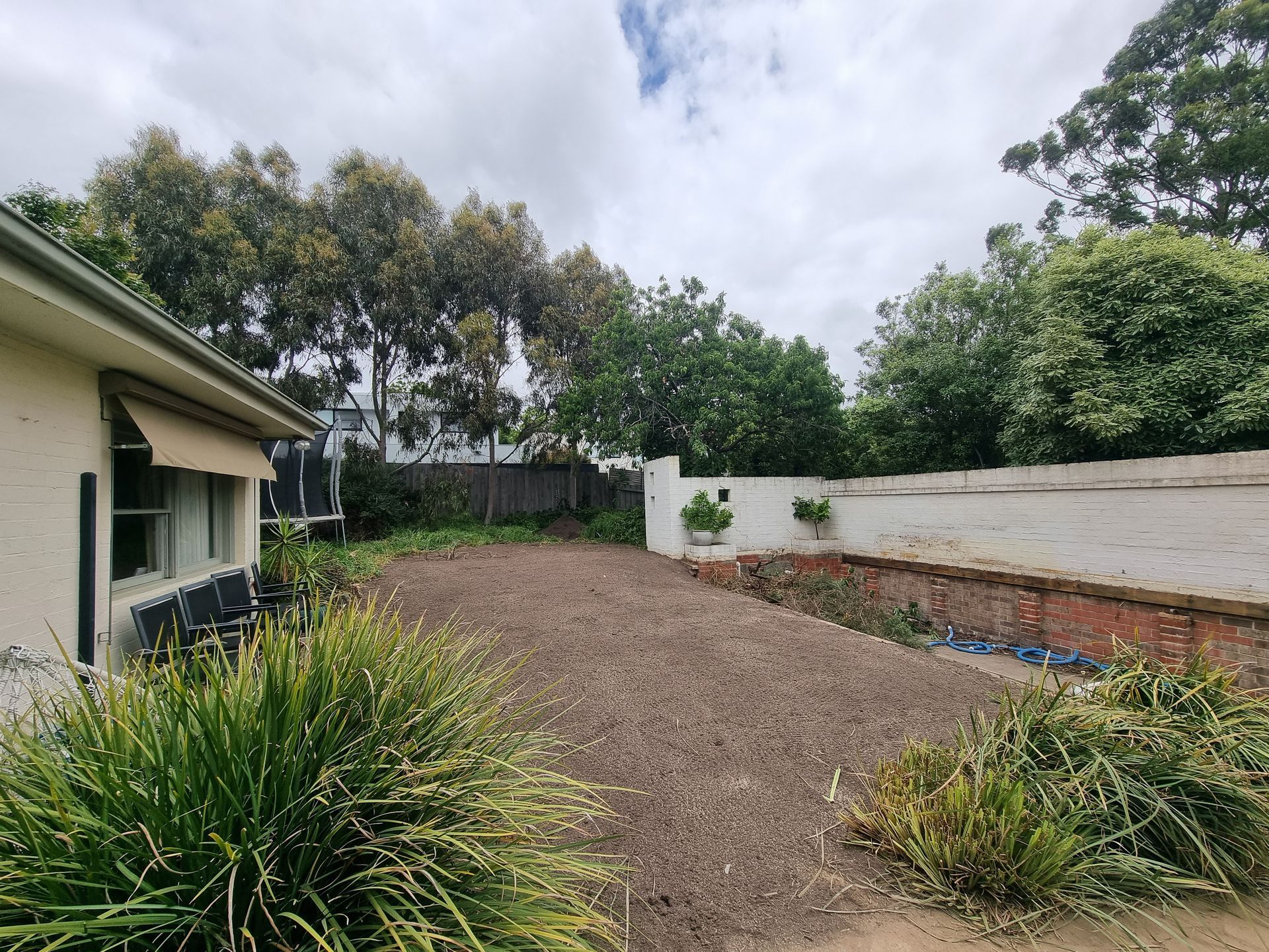 White Retaining Walls in Melbourne