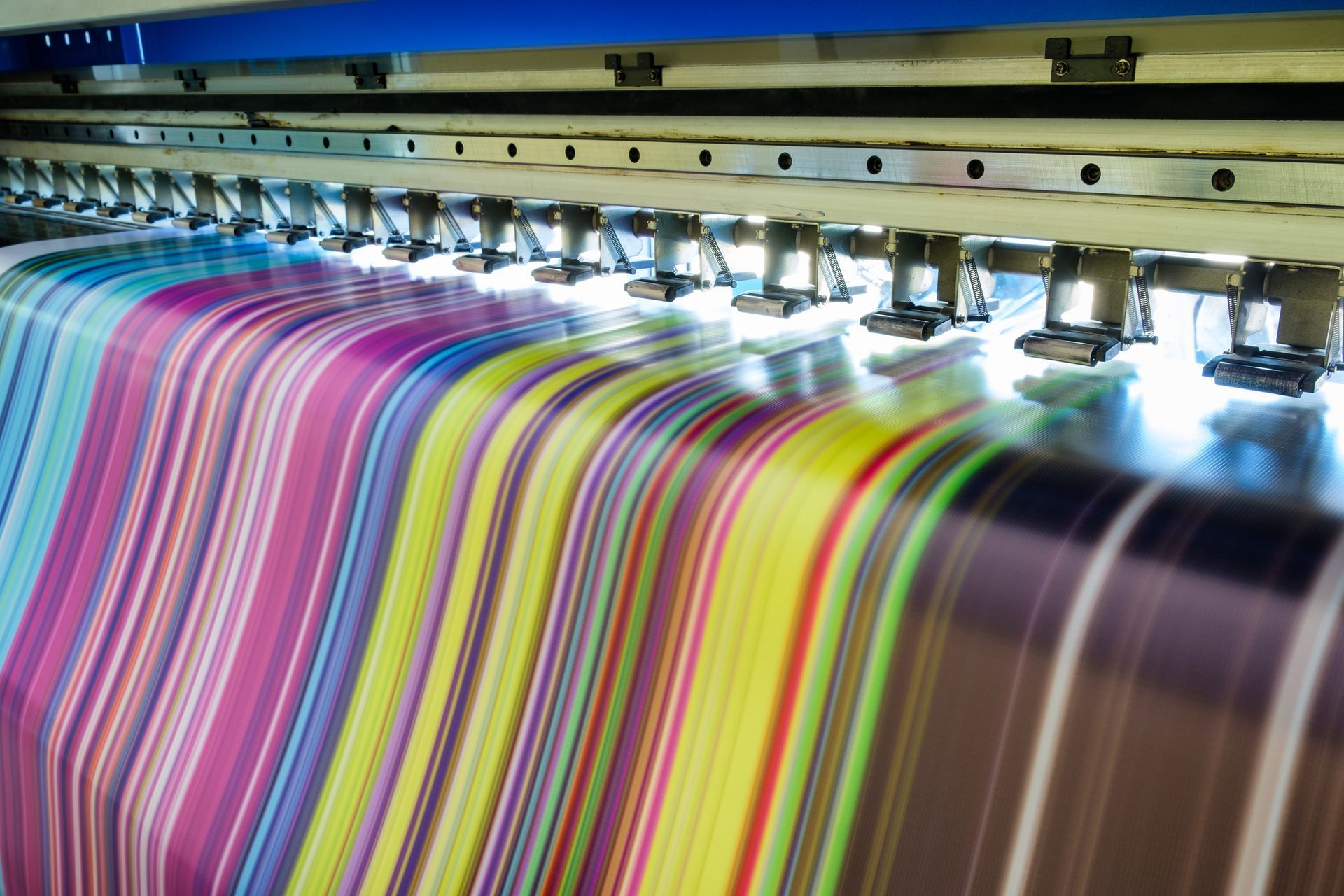 Large inkjet printer working in multicolour CMYK on vinyl banner | Digital Printing | Sydney Large inkjet printer working in multicolour CMYK on vinyl banner | Digital Printing | Sydney