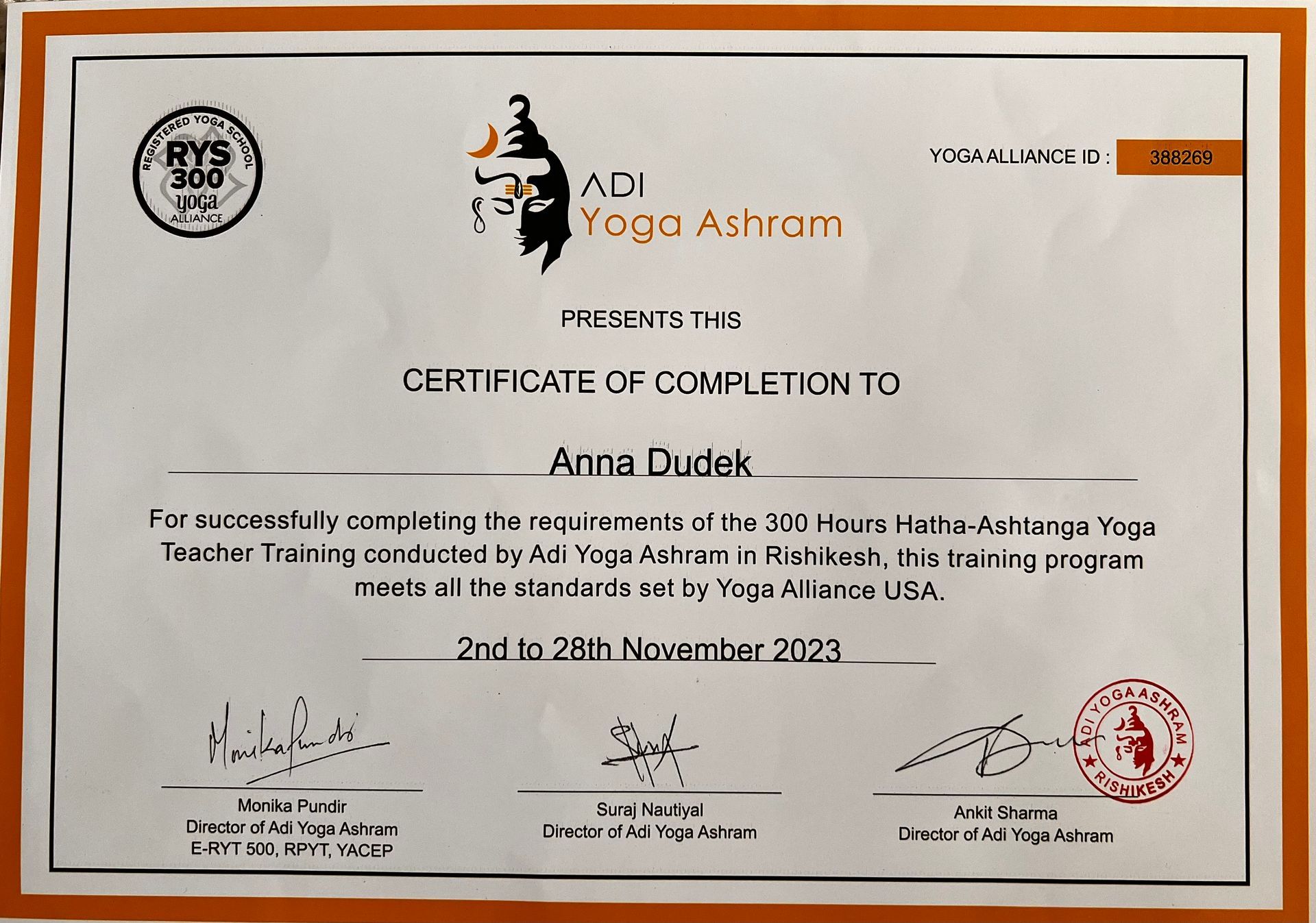Certyfikat ukończenia 300-godzinnego kursu nauczycielskiego hatha-ashtanga jogi w Adi Yoga Ashram