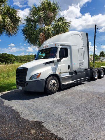 Newly Installed Windshield on Truck — Fort Myers, FL — A Plus Auto Glass and Collaborations
