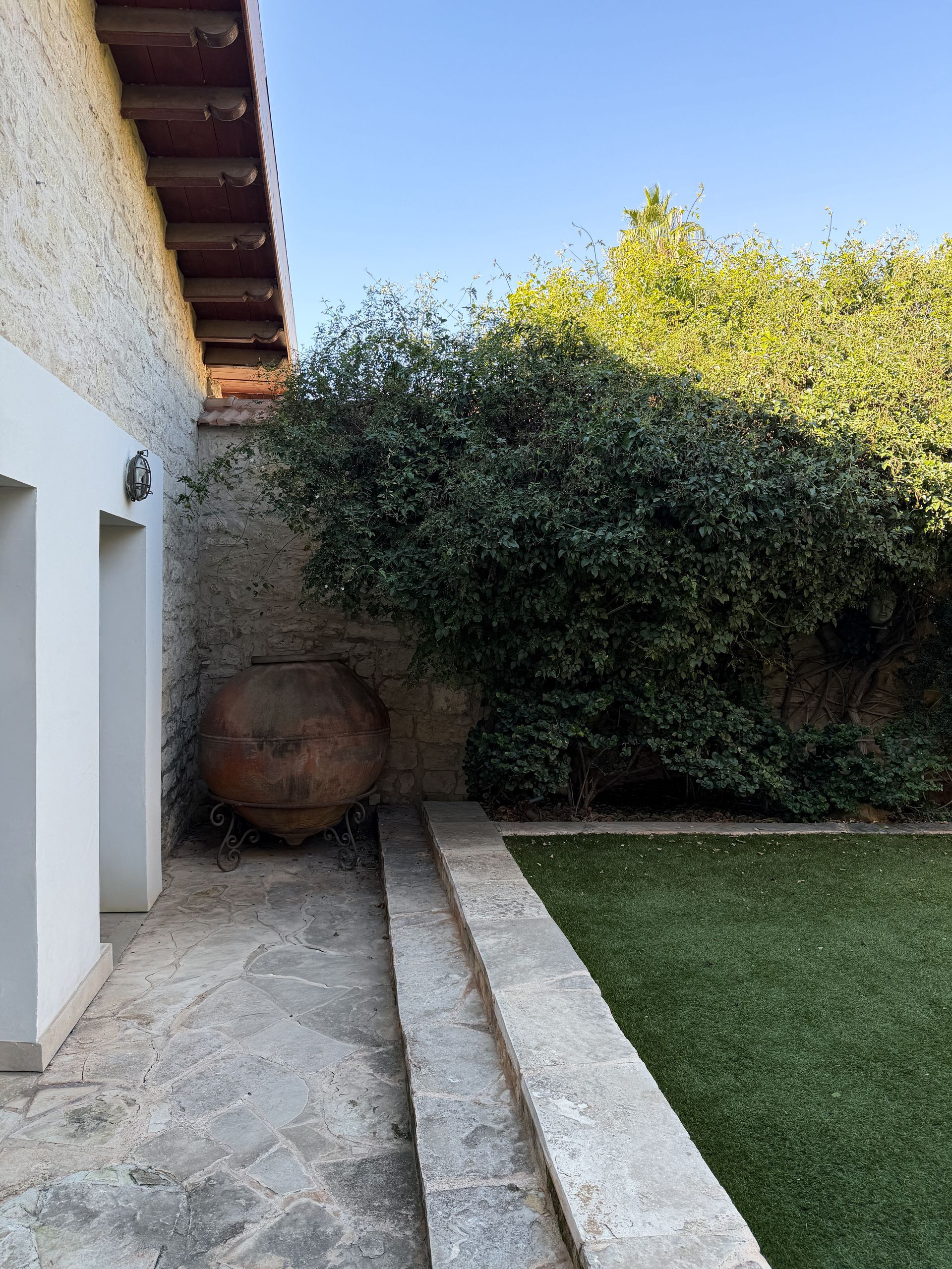Private courtyard at Casa di Sole, the Limassol interior design studio of DÉMARTISTUDIO.