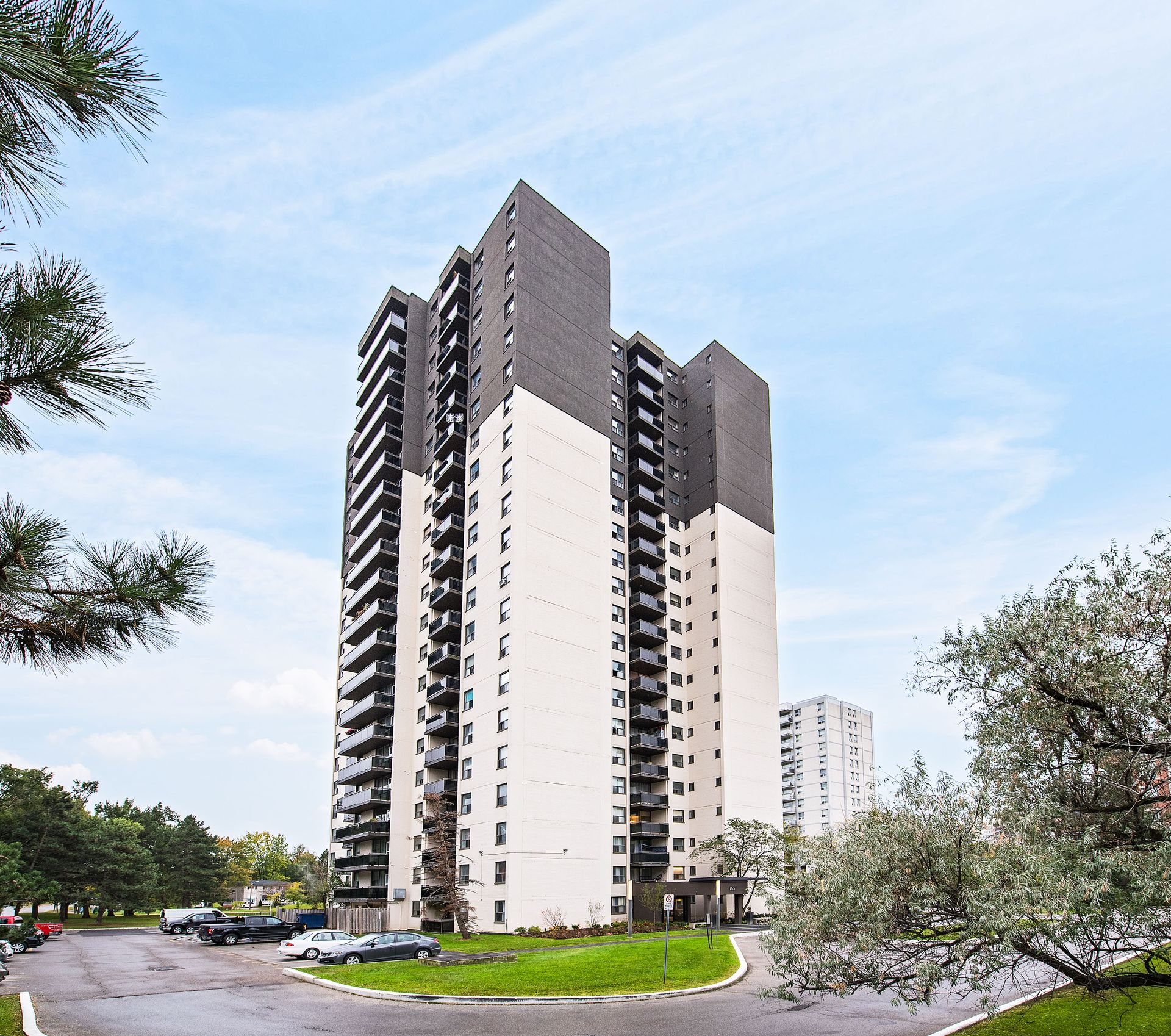 photo-gallery-765-steeles-apartments