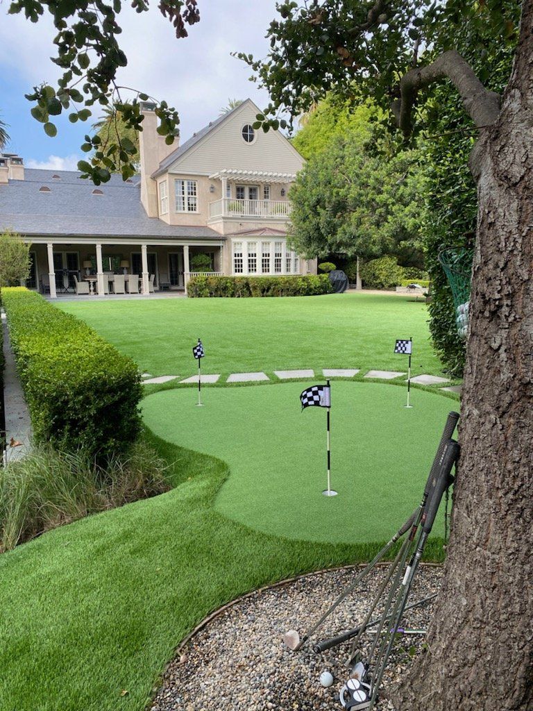 Pasadena artificial turf and putting green