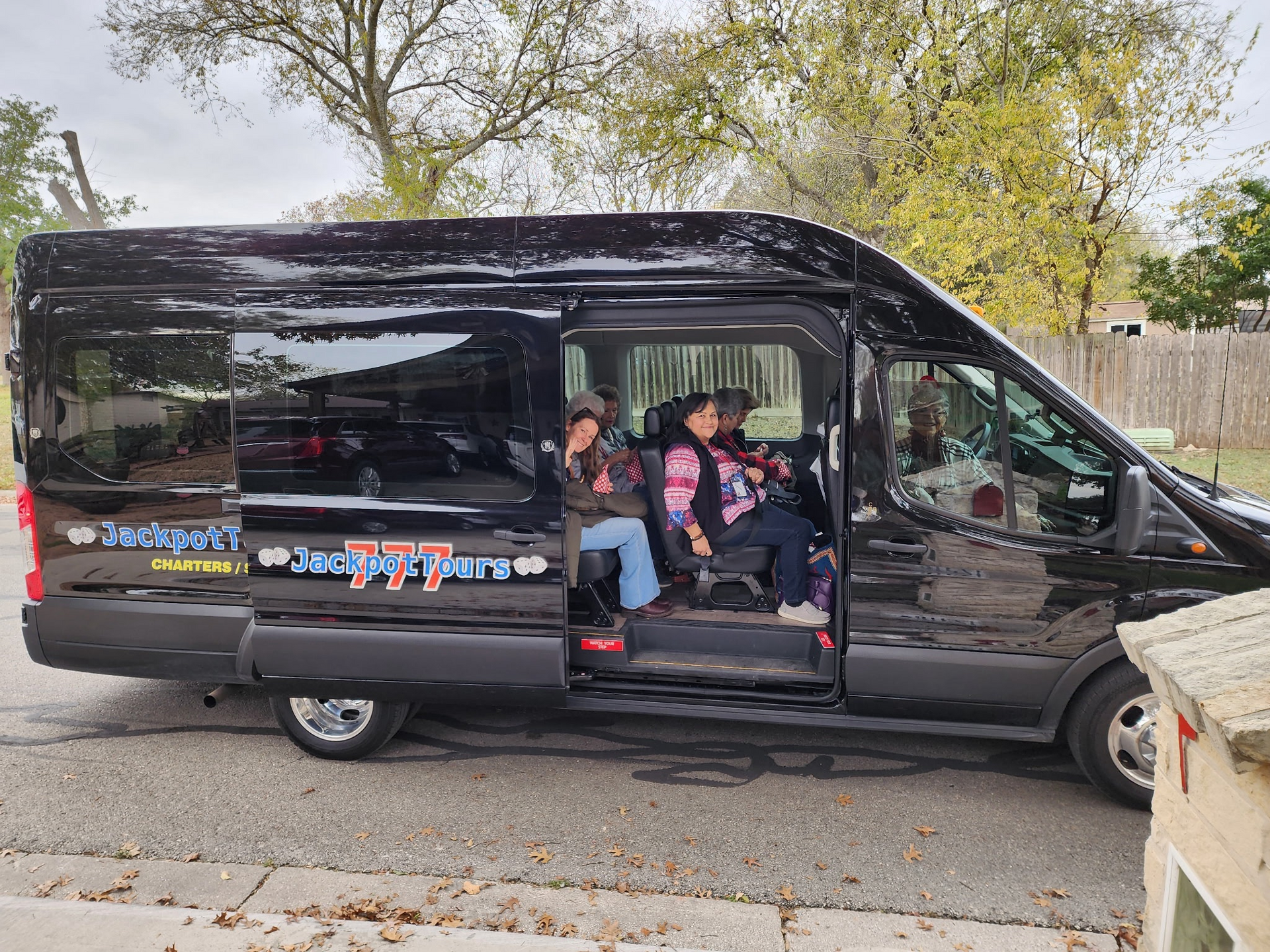 Families, companies and friends riding together