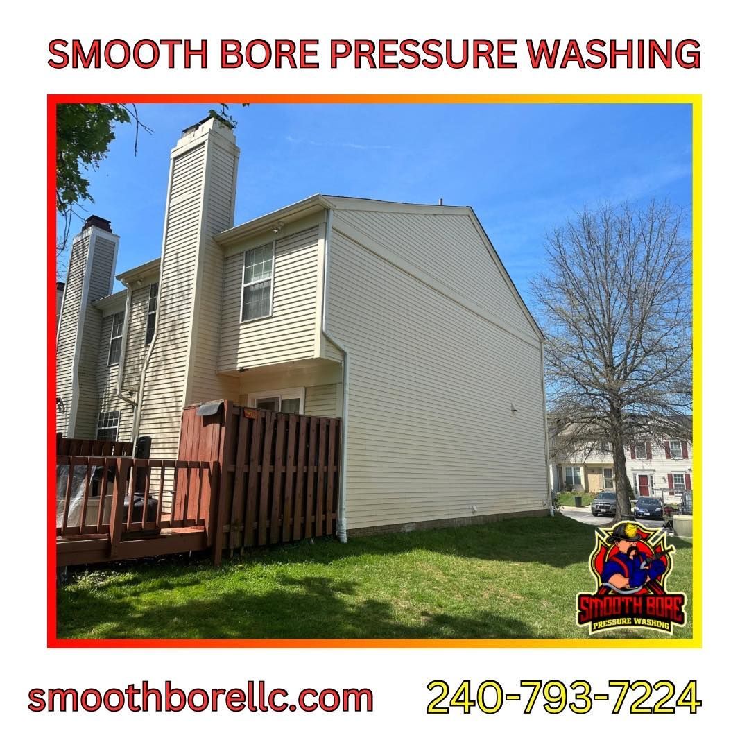 House Siding with Fence — Brookeville, MD — Smooth Bore Pressure Washing LLC House Siding with Fence — Brookeville, MD — Smooth Bore Pressure Washing LLC