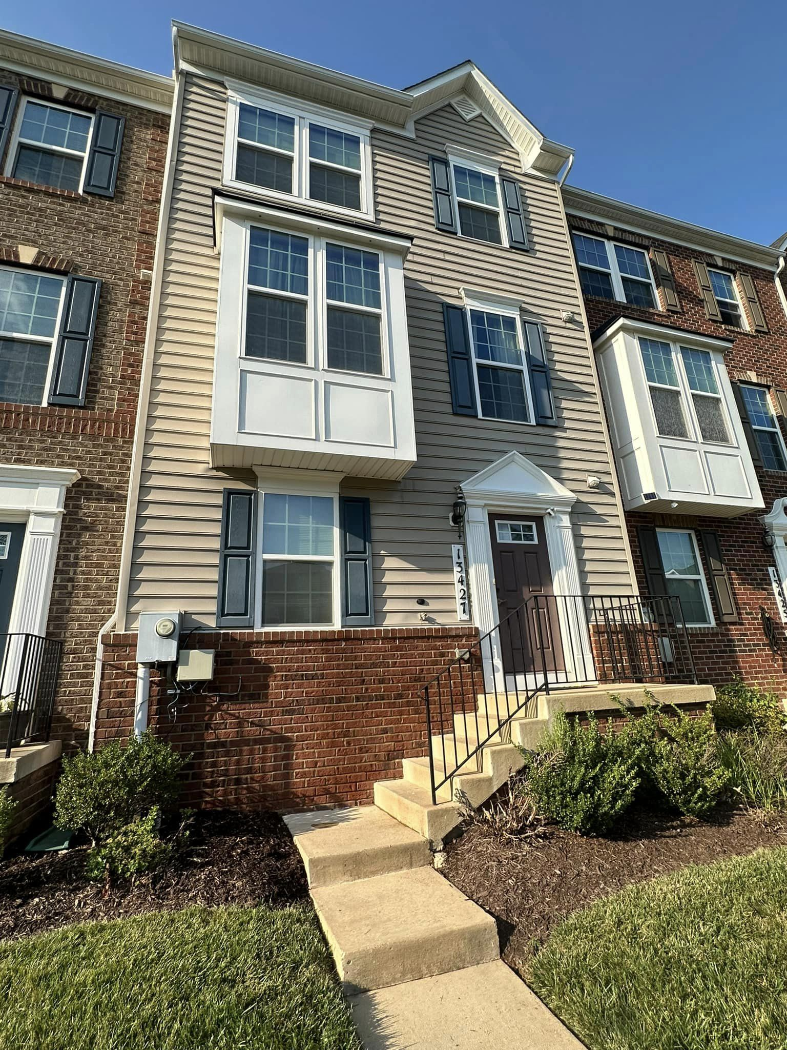 Pressure Washing the House Side — Brookeville, MD — Smooth Bore Pressure Washing LLC Pressure Washing the House Side — Brookeville, MD — Smooth Bore Pressure Washing LLC