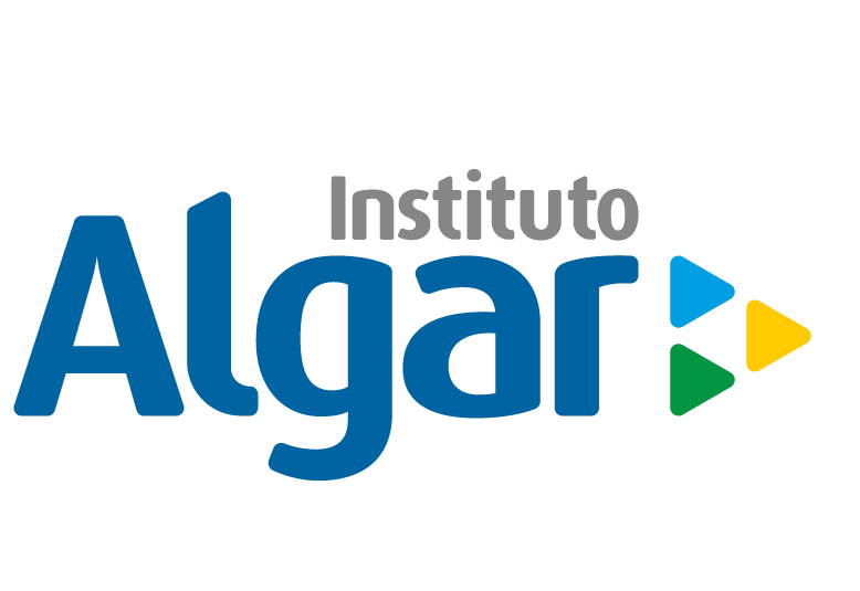 Logotipo do Instituto Algar em azul e cinza com formas de seta verdes e amarelas.