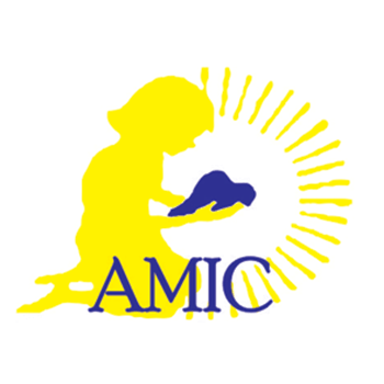 Uma silhueta amarela de uma pessoa ajoelhada, segurando uma forma azul, sobre um fundo amarelo com a inscrição azul