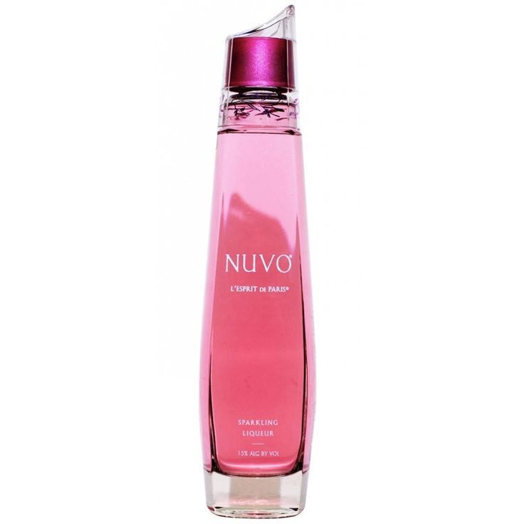 Botella de licor espumoso NUVO rosa con tapón magenta sobre fondo blanco.