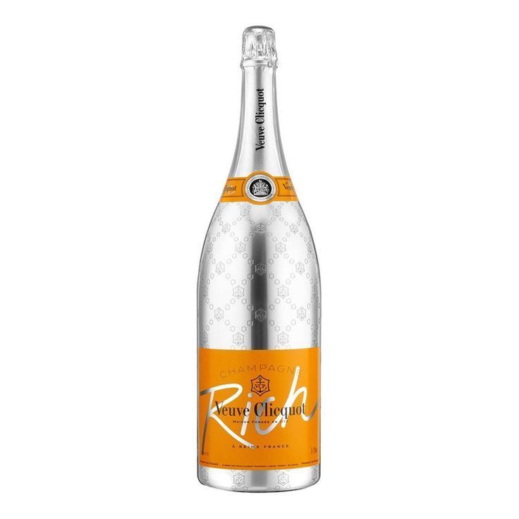 Botella de vino espumoso plateada con etiqueta naranja sobre fondo blanco.