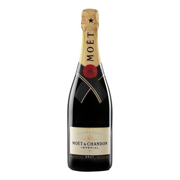 Botella de champán Moët & Chandon con lámina de oro y etiqueta negra sobre fondo blanco.