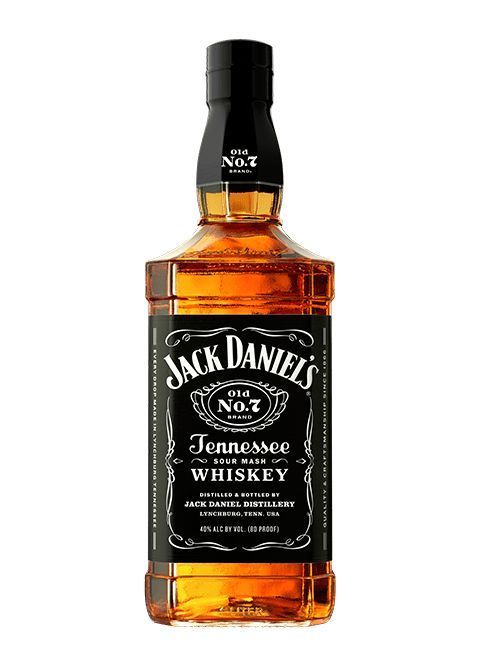 Botella de whisky Jack Daniel's Tennessee con etiqueta negra y líquido ámbar.