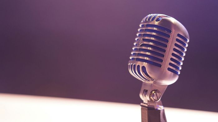 a realistic old school microphone