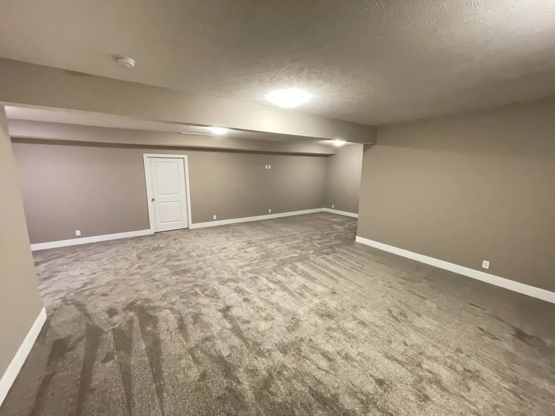 REC ROOM (BASEMENT) 