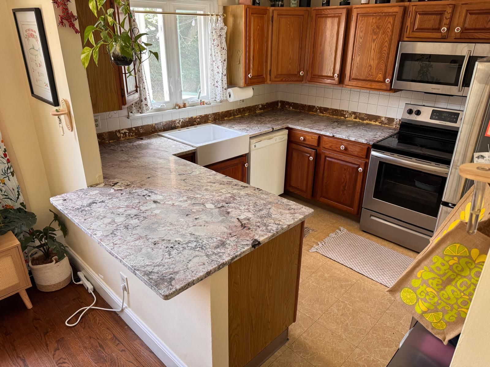 Kitchen with U-shaped countertops