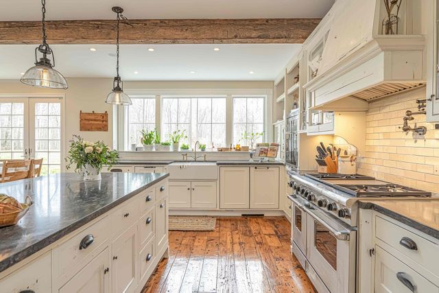 San Jose contractor discussing kitchen renovation plans