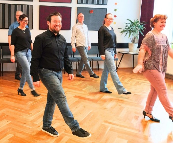 Tim Seifert tanzt mit Kurs Linedance Leipzig
