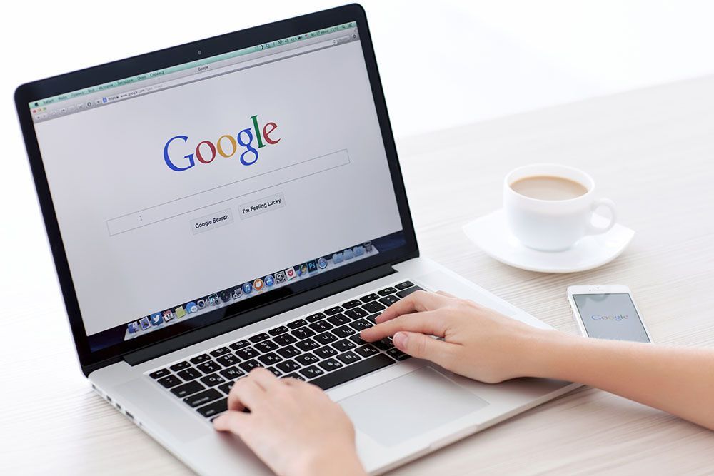 A person searching on Google