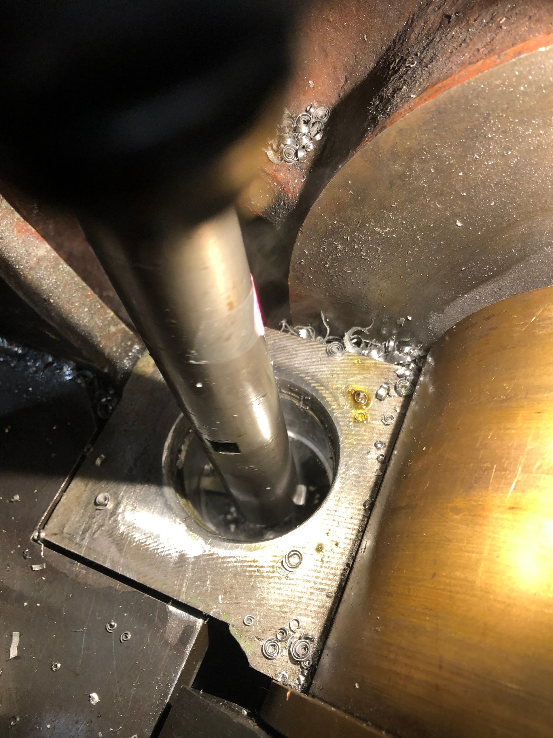 Forging press crankshaft bolt removal