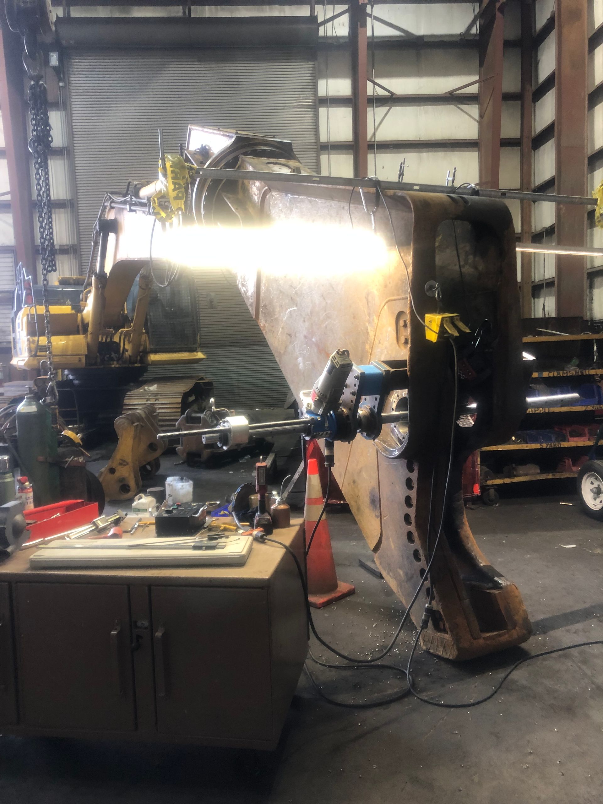 Excessively worn Genesis GXP 1000R Mobile Shear Main Frame and Knife