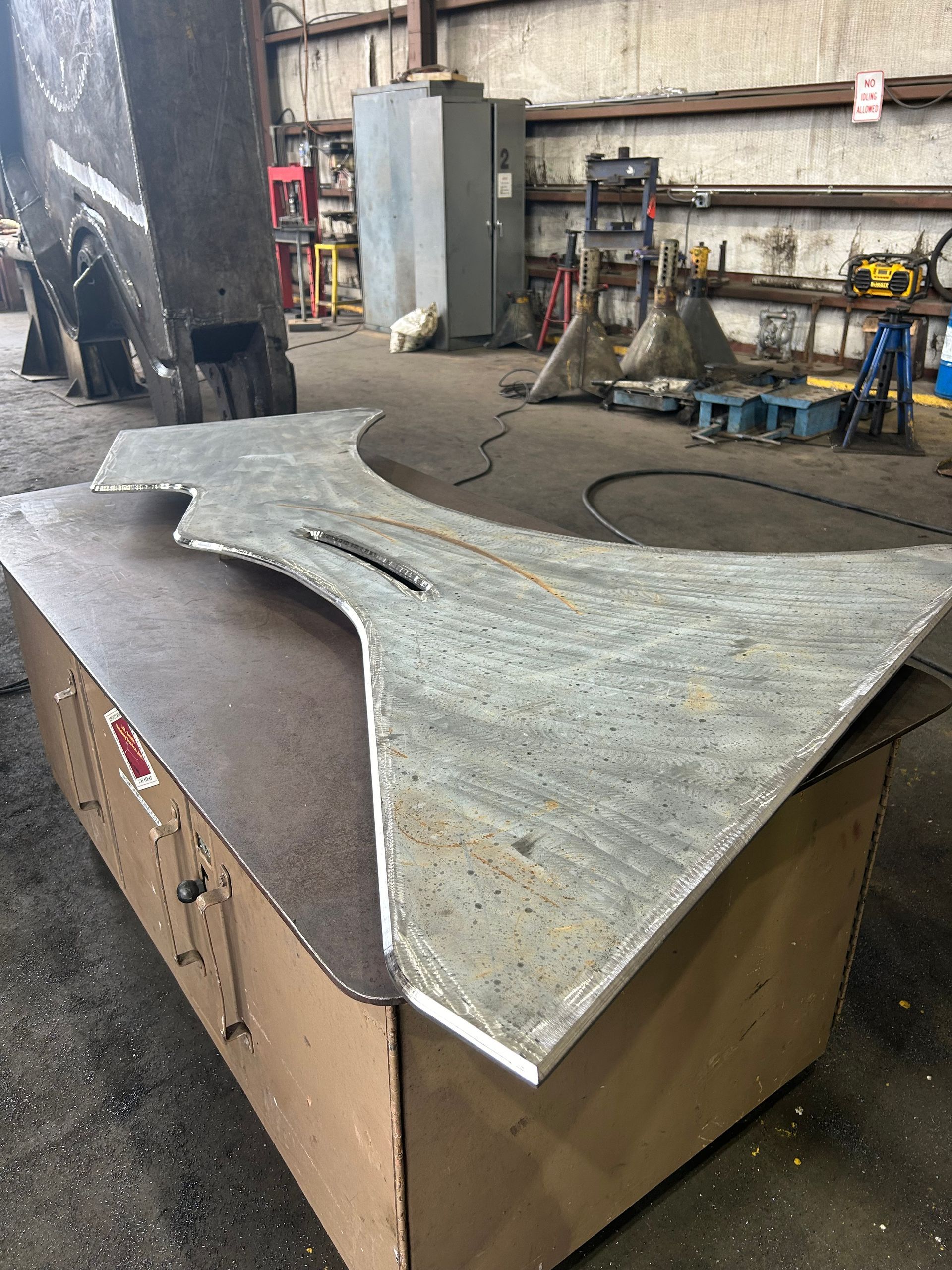 Excessively worn Genesis GXP 1000R Mobile Shear Main Frame and Knife