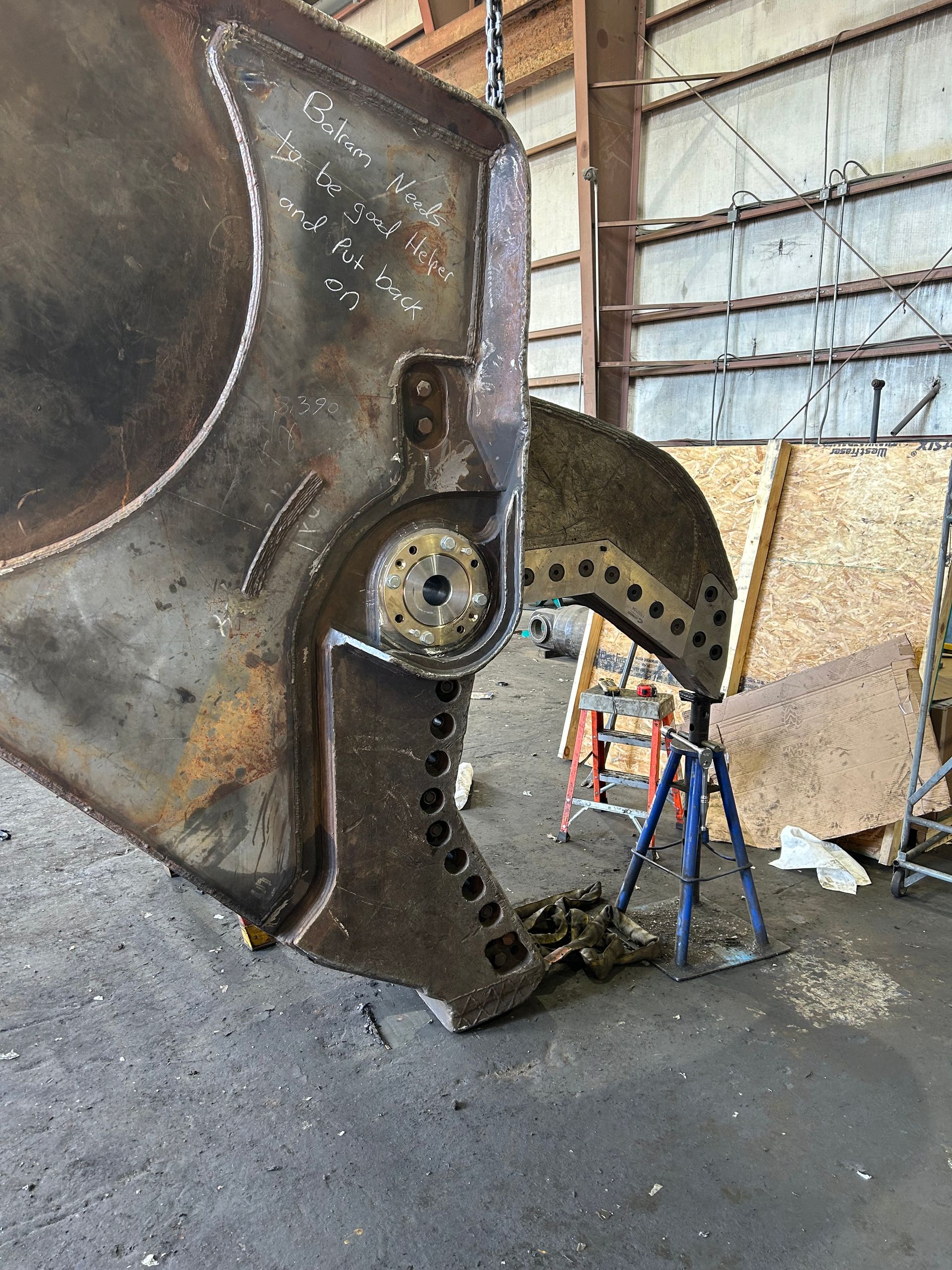 Excessively worn Genesis GXP 1000R Mobile Shear Main Frame and Knife