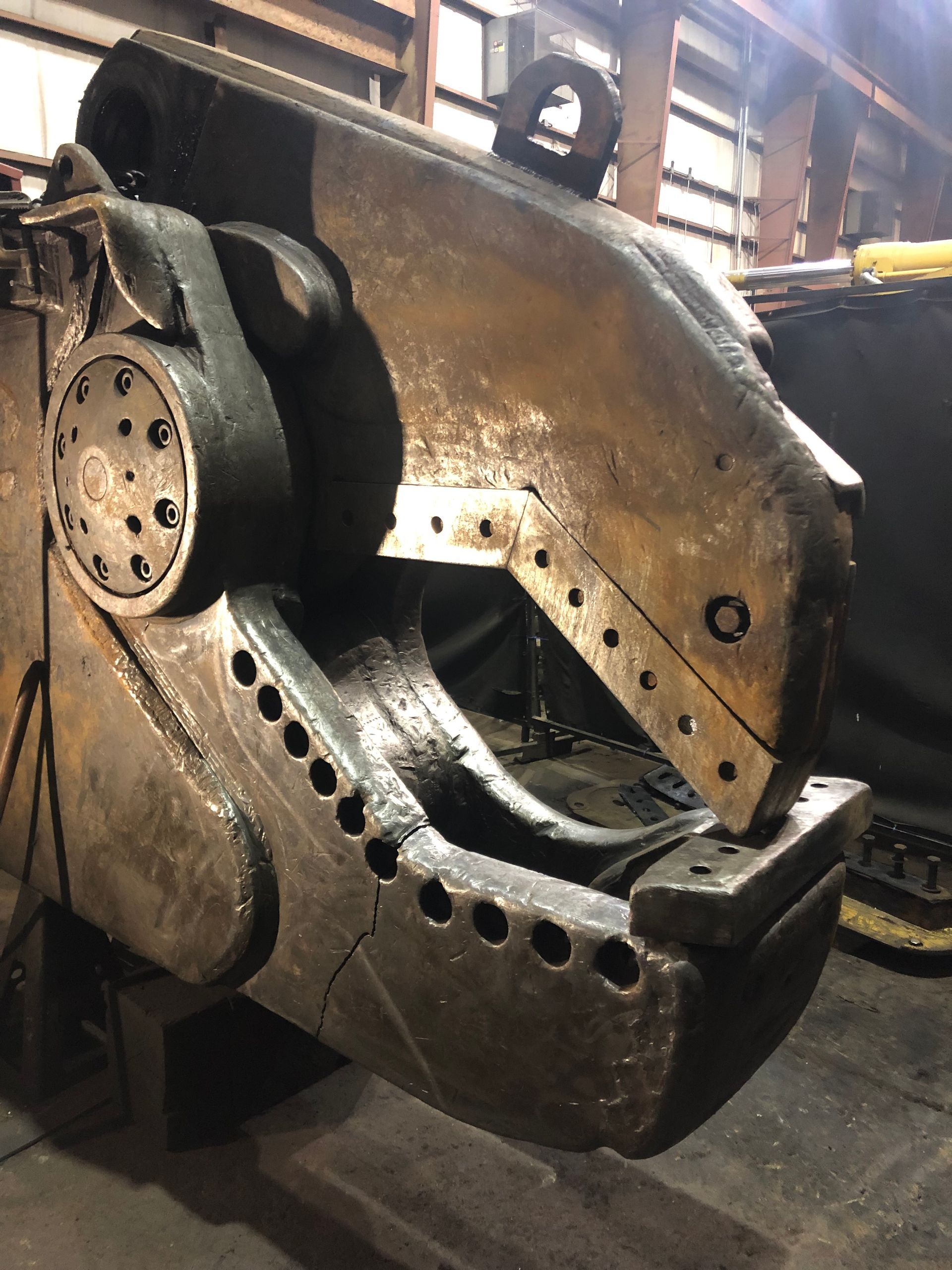 A heavily worn Labounty 7500 with a broken jaw