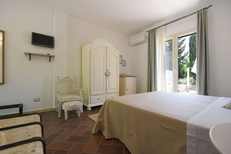 camera da letto con letto matrimoniale