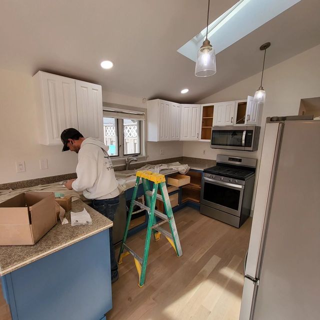 Transitional Kitchen Kitchen Remodel by Mr. Painting and More INC, Interior/Exterior,Bathroom&kitchen renovation,House wash,Decking,Tile&Flooring project photo 3
