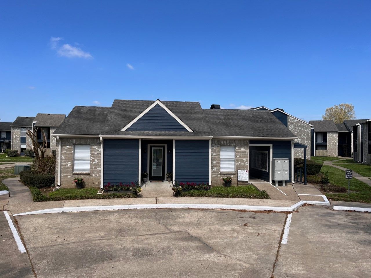 Creekwood Village