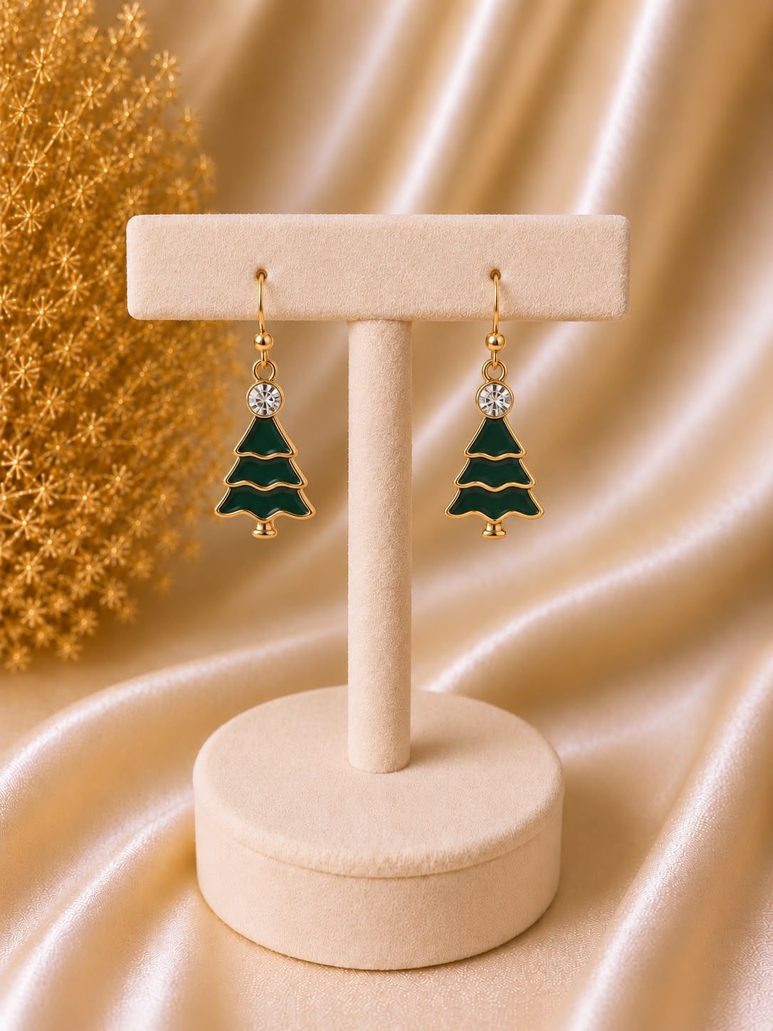 ✨ Kerstboom oorbellen met fonkelend steentje ✨
