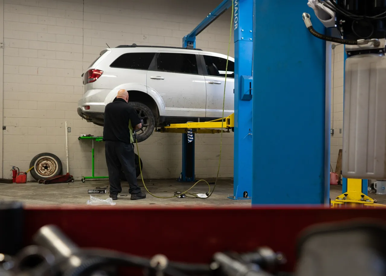 Service garage | Demario's Auto Clinic