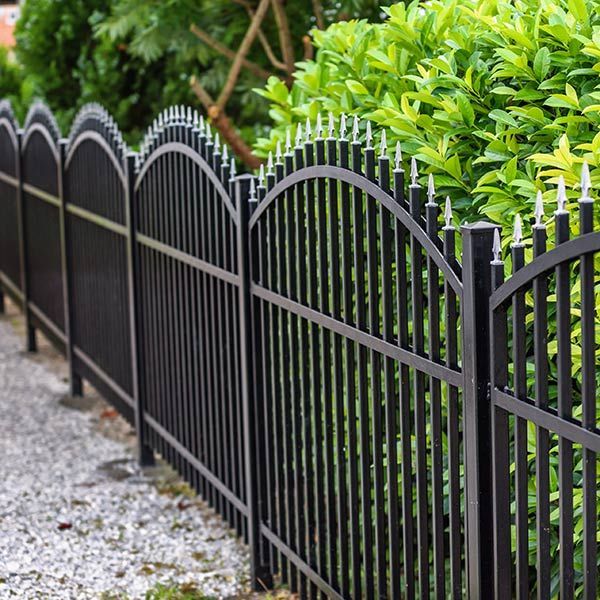 half rounded pointing fence